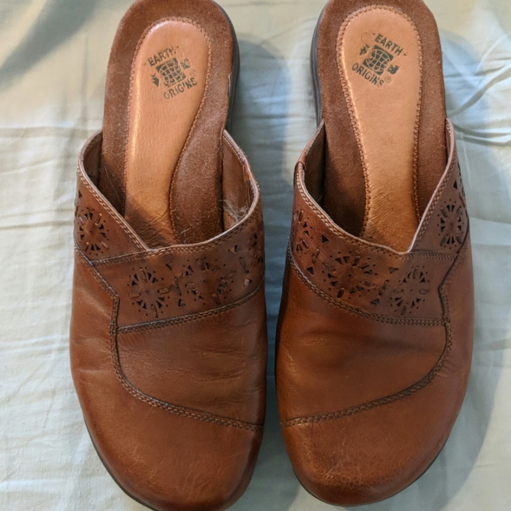 Earth Origins Leather Slip-ons